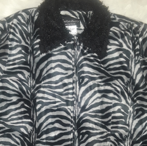 Jaclyn Kelly velour jacket - Picture 2 of 4